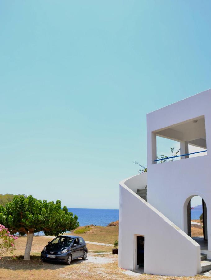 Beach House Set In A Beautiful Bay 카리스토스 외부 사진